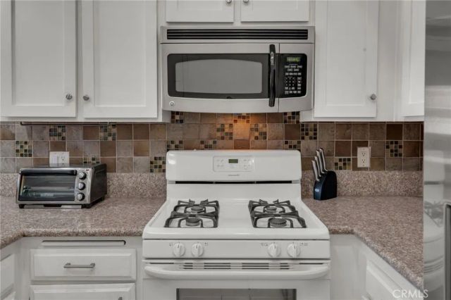 10943 Laurel Canyon B9, San Fernando, CA 91340