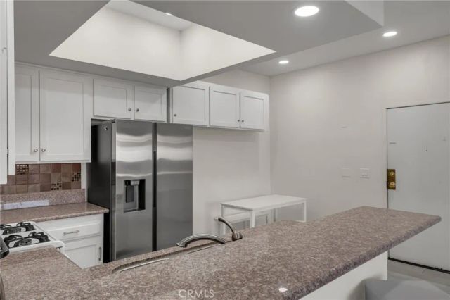 10943 Laurel Canyon B9, San Fernando, CA 91340