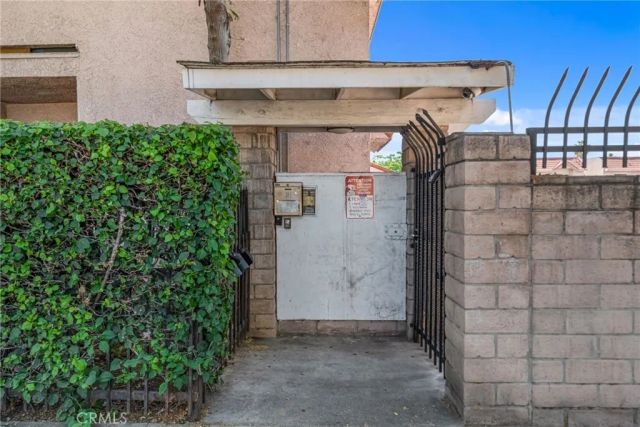10943 Laurel Canyon B9, San Fernando, CA 91340