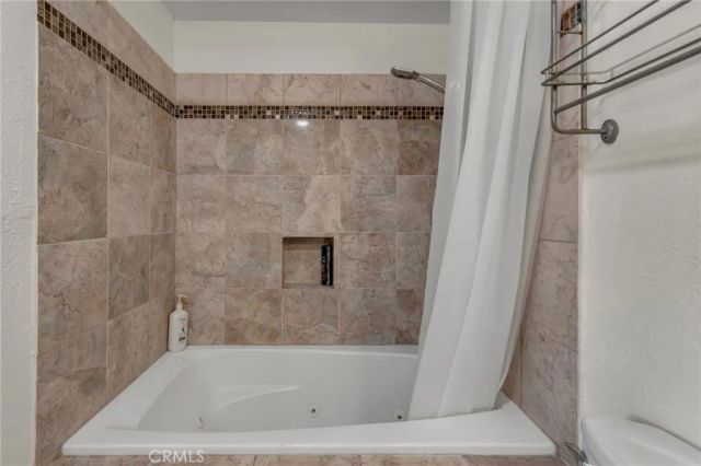 10943 Laurel Canyon B9, San Fernando, CA 91340