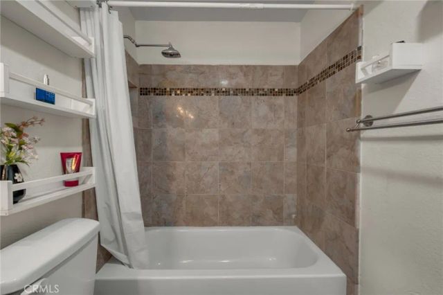 10943 Laurel Canyon B9, San Fernando, CA 91340