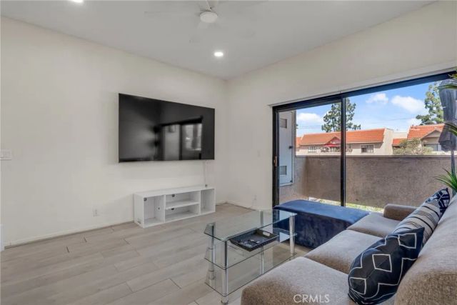 10943 Laurel Canyon B9, San Fernando, CA 91340