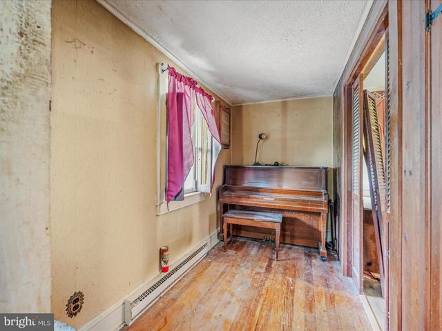 2301 POOR HOUSE RD, Martinsburg, WV 25403