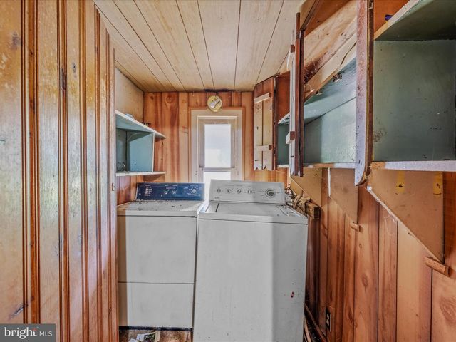 2301 POOR HOUSE RD, Martinsburg, WV 25403