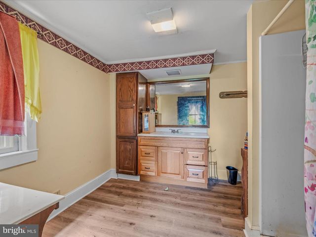 2301 POOR HOUSE RD, Martinsburg, WV 25403