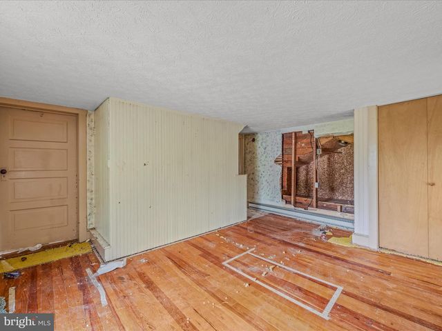 2301 POOR HOUSE RD, Martinsburg, WV 25403