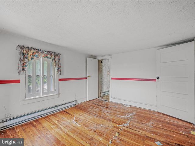 2301 POOR HOUSE RD, Martinsburg, WV 25403