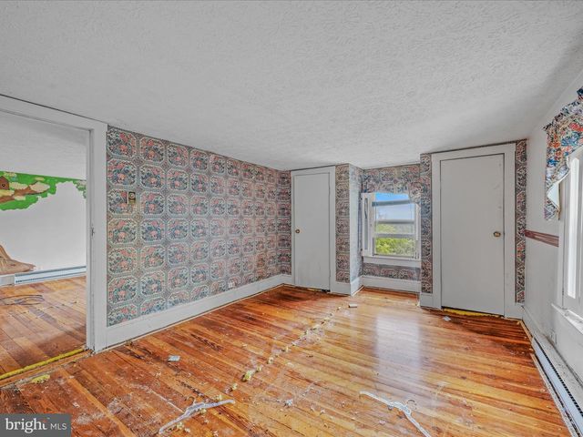 2301 POOR HOUSE RD, Martinsburg, WV 25403