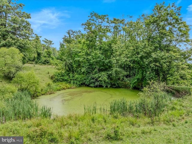 2301 POOR HOUSE RD, Martinsburg, WV 25403