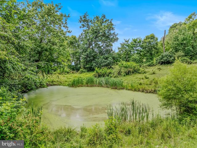 2301 POOR HOUSE RD, Martinsburg, WV 25403