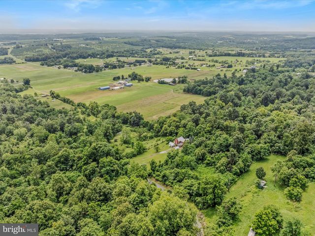 2301 POOR HOUSE RD, Martinsburg, WV 25403