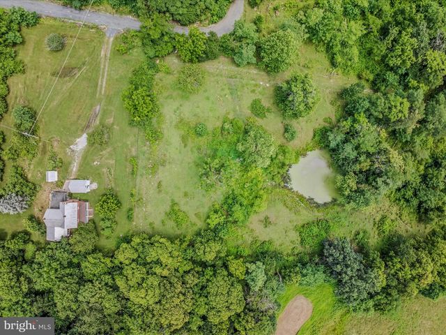 2301 POOR HOUSE RD, Martinsburg, WV 25403