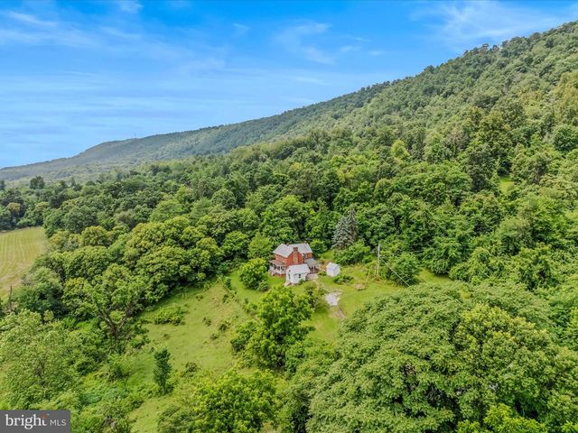 2301 POOR HOUSE RD, Martinsburg, WV 25403