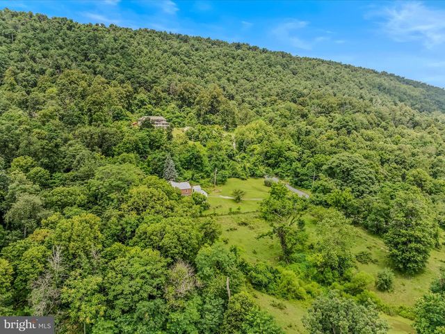 2301 POOR HOUSE RD, Martinsburg, WV 25403