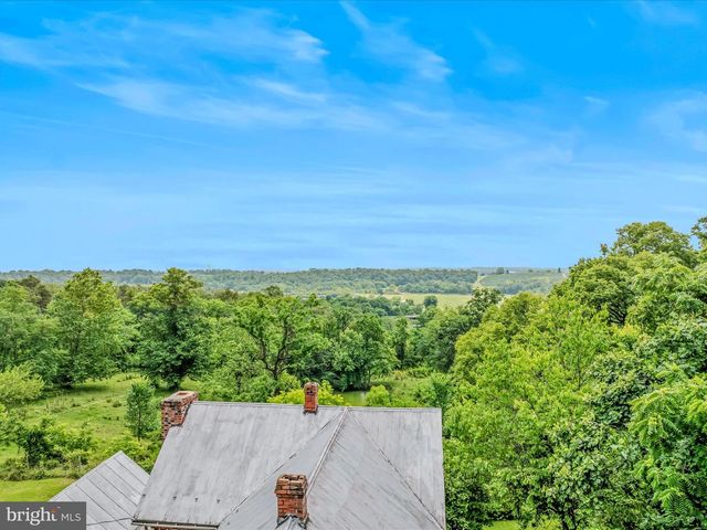 2301 POOR HOUSE RD, Martinsburg, WV 25403