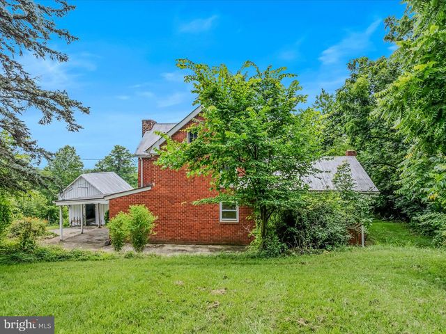 2301 POOR HOUSE RD, Martinsburg, WV 25403