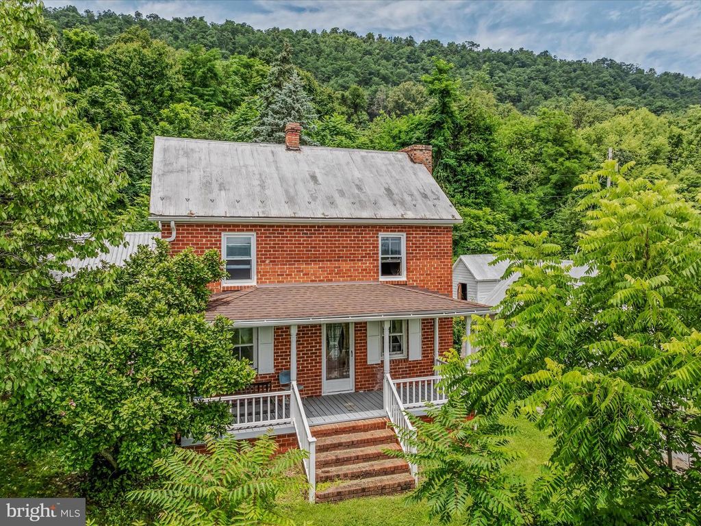 2301 POOR HOUSE RD, Martinsburg, WV 25403