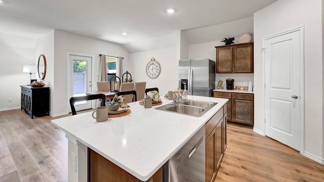 3204 Charleston Drive, Ennis, TX 75119