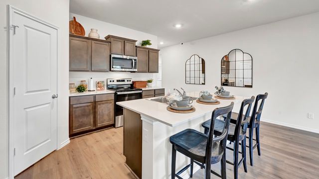 3204 Charleston Drive, Ennis, TX 75119