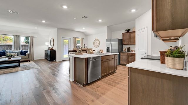 3204 Charleston Drive, Ennis, TX 75119