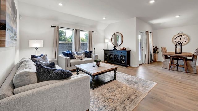 3204 Charleston Drive, Ennis, TX 75119