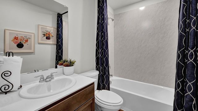 3204 Charleston Drive, Ennis, TX 75119