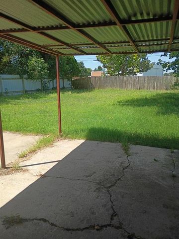 8713 S Hillcrest Drive, Oklahoma City, OK 73159