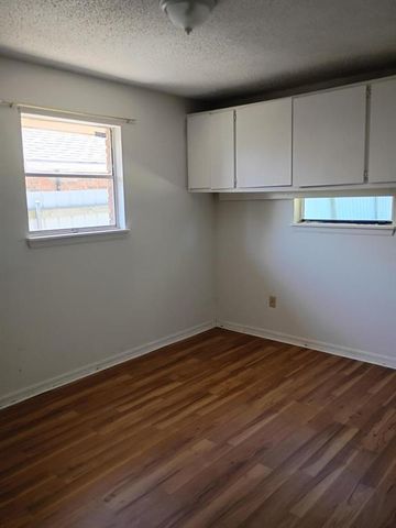 8713 S Hillcrest Drive, Oklahoma City, OK 73159