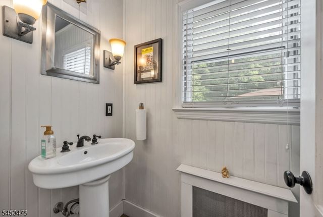 39 Jacobus Ave, Little Falls Twp., NJ 07424