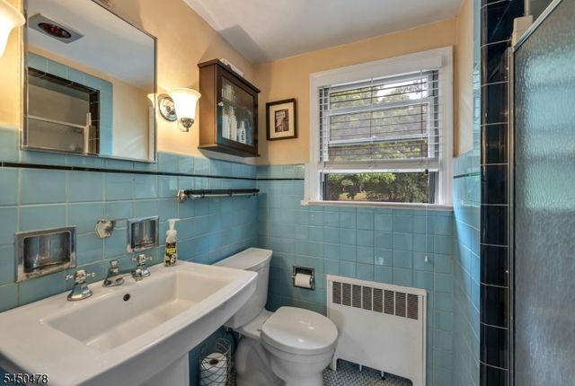 39 Jacobus Ave, Little Falls Twp., NJ 07424