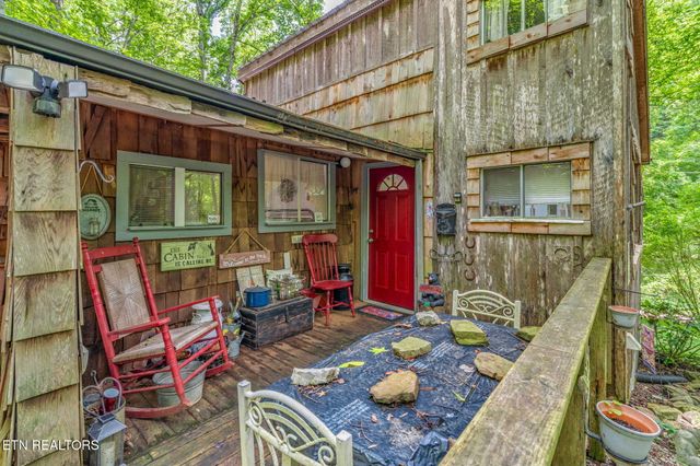1329 Berry Rd, Knoxville, TN 37920