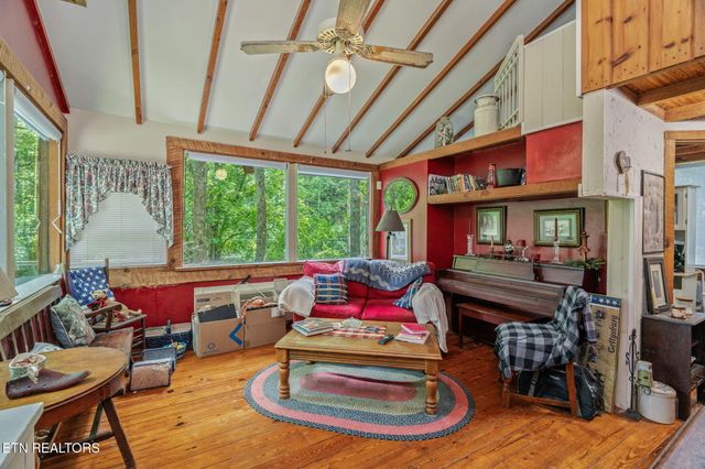 1329 Berry Rd, Knoxville, TN 37920