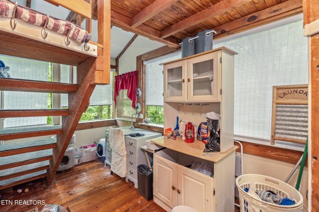 1329 Berry Rd, Knoxville, TN 37920
