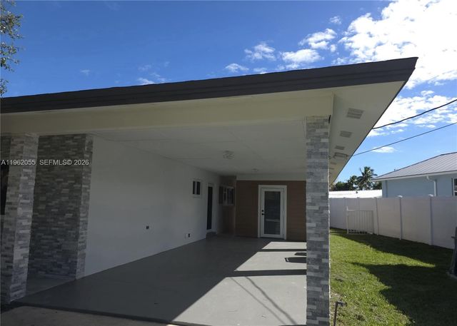 1565 Thumb Point Drive, Fort Pierce, FL 34949