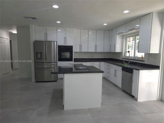 1565 Thumb Point Drive, Fort Pierce, FL 34949