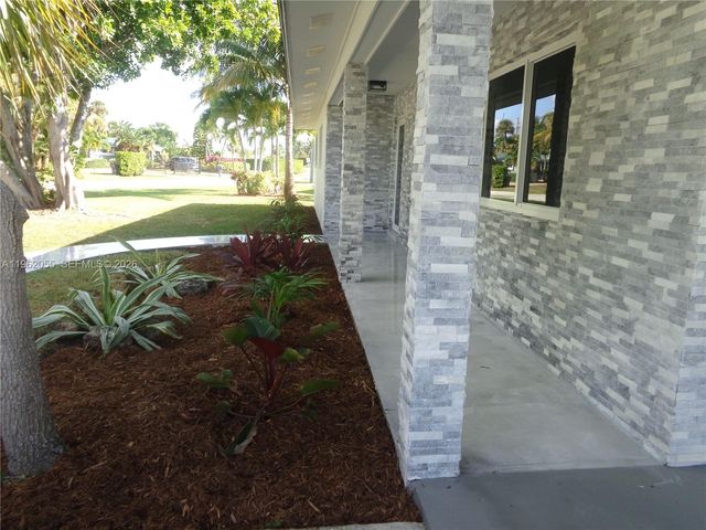 1565 Thumb Point Drive, Fort Pierce, FL 34949