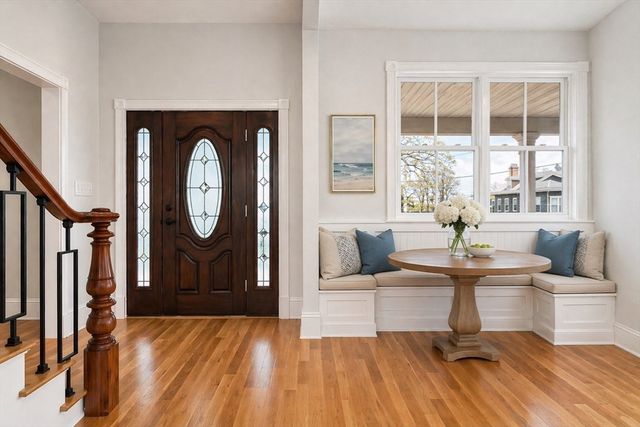 5 Cottage St, Nahant, MA 01908