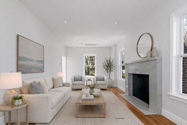 5 Cottage St, Nahant, MA 01908