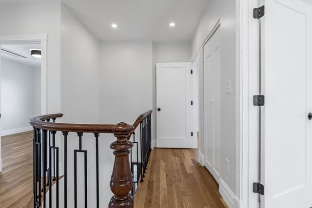 5 Cottage St, Nahant, MA 01908