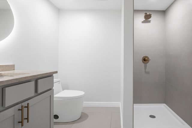 5 Cottage St, Nahant, MA 01908