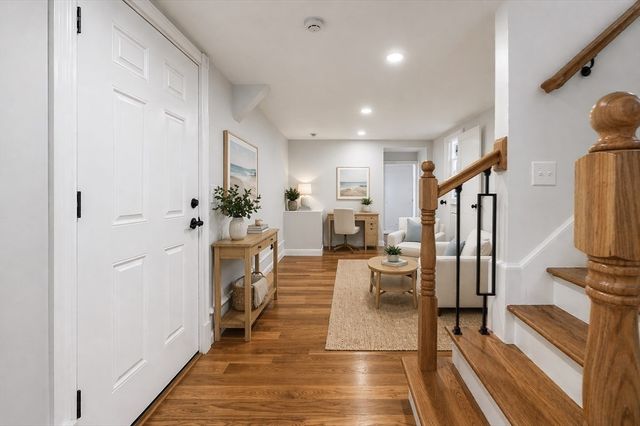 5 Cottage St, Nahant, MA 01908