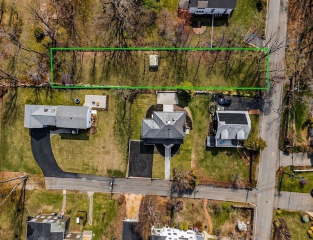 5 Cottage St, Nahant, MA 01908