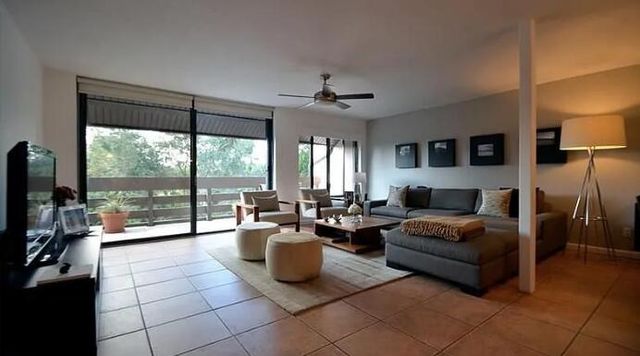 141 SW 96th Terrace 302, Plantation, FL 33324