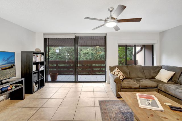 141 SW 96th Terrace 302, Plantation, FL 33324