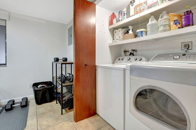 141 SW 96th Terrace 302, Plantation, FL 33324