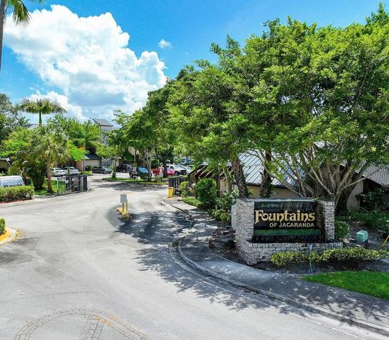 141 SW 96th Terrace 302, Plantation, FL 33324