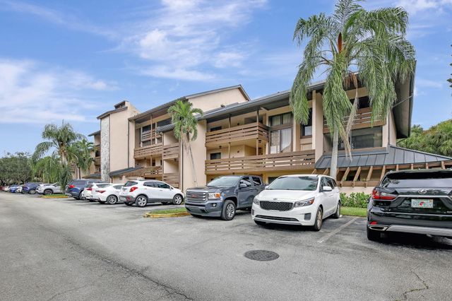 141 SW 96th Terrace 302, Plantation, FL 33324