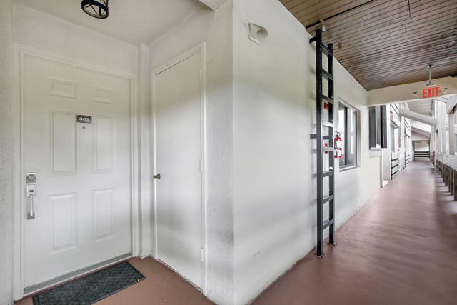 141 SW 96th Terrace 302, Plantation, FL 33324