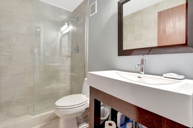 141 SW 96th Terrace 302, Plantation, FL 33324