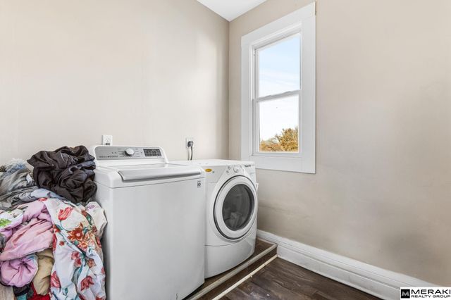 1452 S 17th Street, Omaha, NE 68108